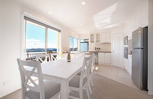 Sandy Bay House | Scenic Sandy Bay Lookout in the Hills