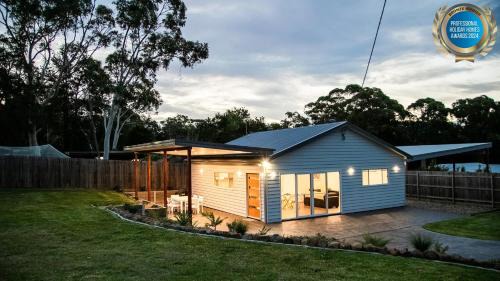 Basin View House | Scribbly Gum I Pet Friendly I 15 Mins Drive to Hyams Beach