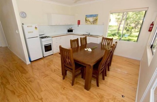 Naturaliste Ski Chalet | Sea Breeze Chalets Yallingup - East Chalet