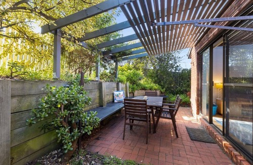 Ocean Grove House | Sea Breeze on Orton 3 minute walk to the beach