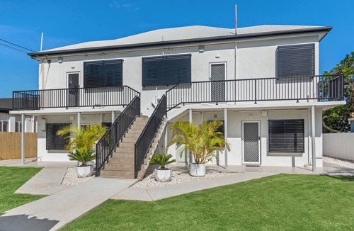 Redcliffe Apartment | * Sea Breeze * Two Bedroom Apartment