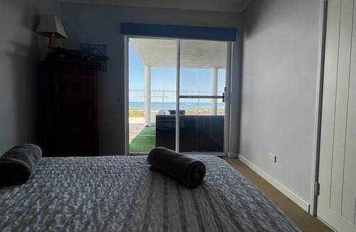 Ledge Point Villa | Sea-duction absolute beach front