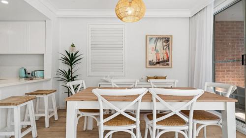 Terrigal House | Sea Glass