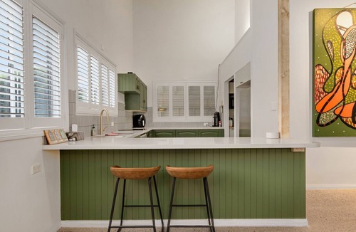Maloneys Beach House | Sea Side Glide at Maloneys Hide
