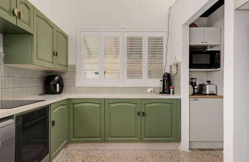 Maloneys Beach House | Sea Side Glide at Maloneys Hide