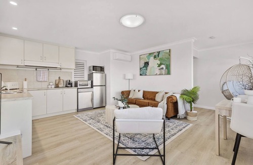Shoalwater Apartment | Sea view Retreat - Spot Dolphins