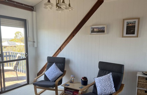 Preston Beach Apartment | Sea Vista Cottage- apartment