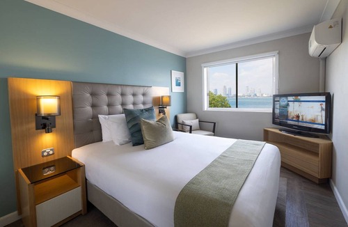 Main Beach Hotel | Sea World Resort