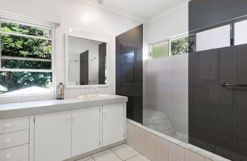 Clifton Beach House | SEABREEZE BEACHFRONT @CLIFTON