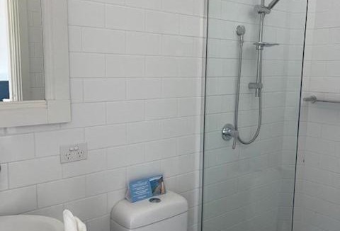Nelson Bay Hotel | Seabreeze Hotel