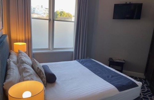 Nelson Bay Hotel | Seabreeze Hotel