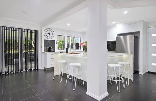 Yeppoon House | SeaBreeze On Todd - Beachfront Property With Pool