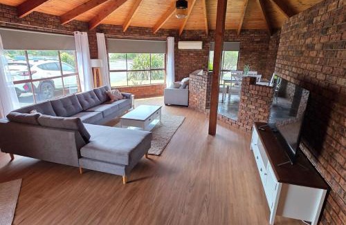 Sulphur Creek House | Seabreeze Retreat