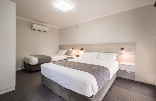 Somerset Hotel | Seabrook Hotel