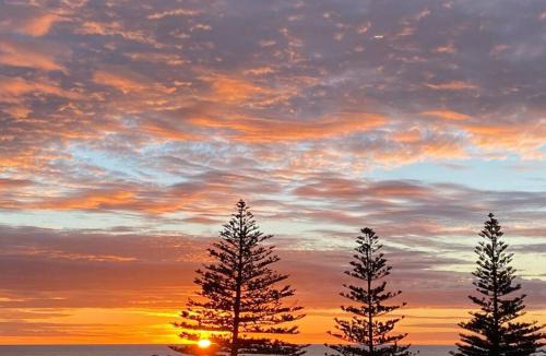 Seacliff House | Seacliff Beach Retreat Lux, Modern, Seaviews, 3BR, Balcony