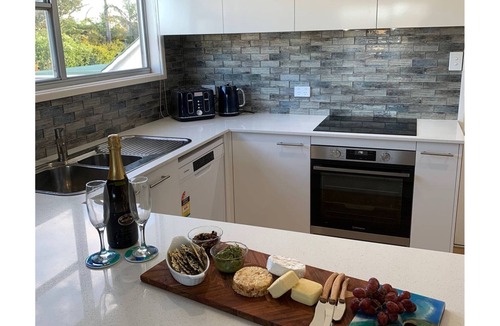 Culburra Beach House | Seacluded – centrally located to beautiful beaches