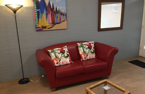 St Leonards Apartment | Seadoc only 300 m to the beach!