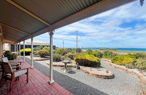 North Shields House | Seagrass -Absolute Beachfront Cottage - Seaside Retreat- Glorious North Shields