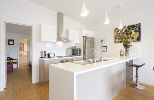Normanville Villa | Seagrass Villas 2, Romantic Getaway with spa.