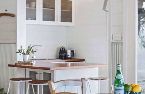 Mornington Apartment | Seahouse Studio - Private Beach Access, Pets