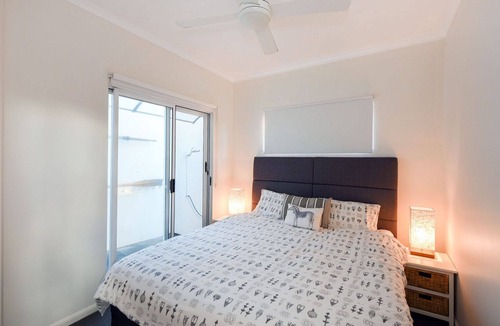 Peregian Beach Apartment | Seamistral - 1/21 Oriole Avenue