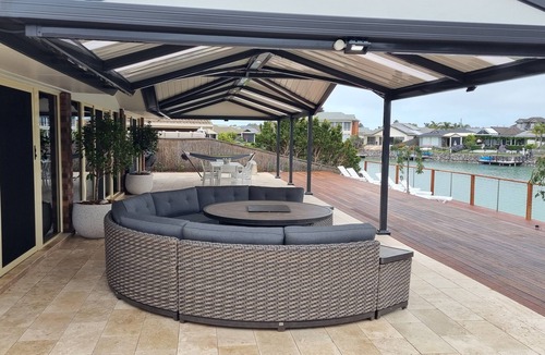 Encounter Bay House | Seas the Day - Lakefront getaway by the beach