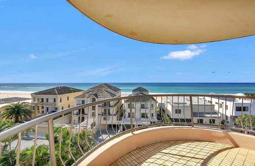Palm Beach Apartment | Seascape - Hosted by Burleigh Letting