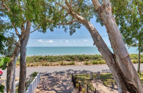 Clifton Beach House | Seascape Luxury Beachfront House
