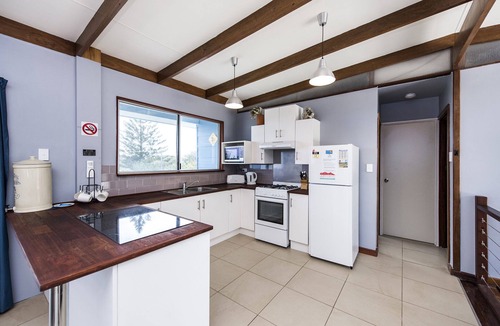Guilderton House | Seascape - Outstanding Views Pet Friendly.
