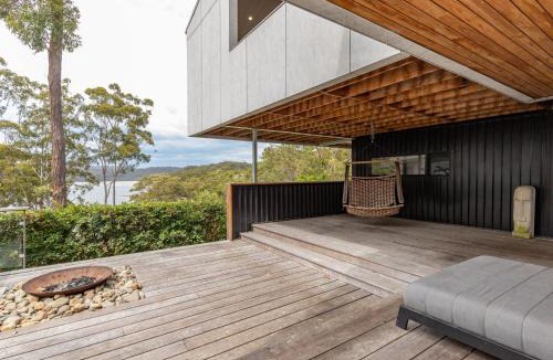 Smiths Lake House | Seashells Lakeside Holiday Perfection