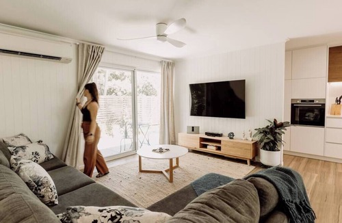 Mount Coolum House | Seaside Escape on 'Tanah'