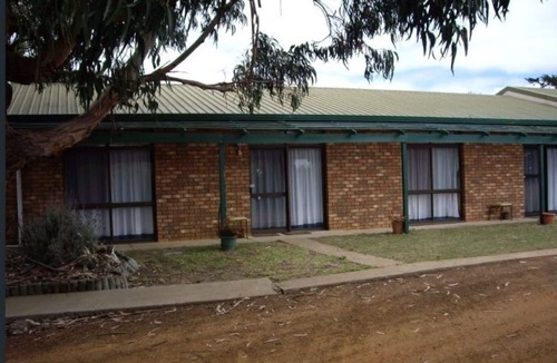 Kingscote Apartment | Seaside Lodge-Esplanade/Buller in Kingscote-pay half now then half on arrival