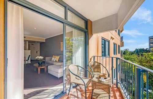 Darwin City Centre Apartment | Seaside Oasis with Balcony along the Esplanade