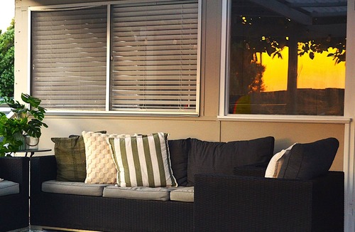 Seabird House | Seaside Oasis with Park Views | Walk to Beach & Local attractions.