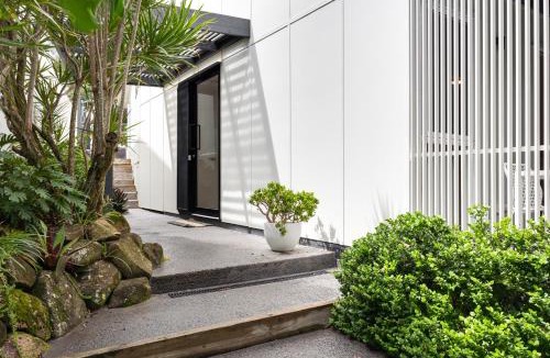 Currimundi House | Seaside Serenity - Luxury Beachfront Home