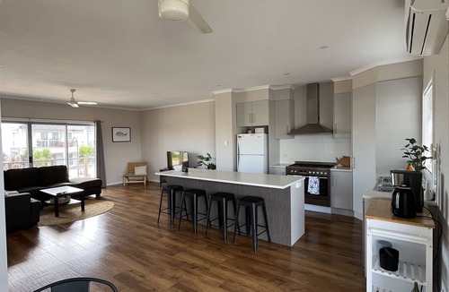 Port Hughes House | Seaside Serenity: The Ultimate Golf & Beach Escape