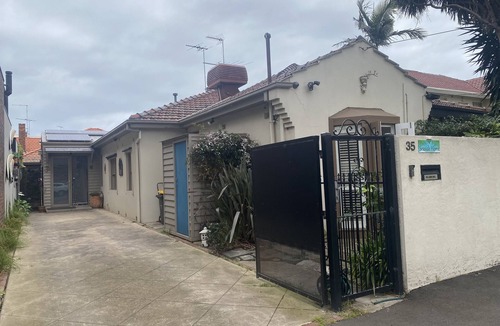 Elwood House | Seaside Villa