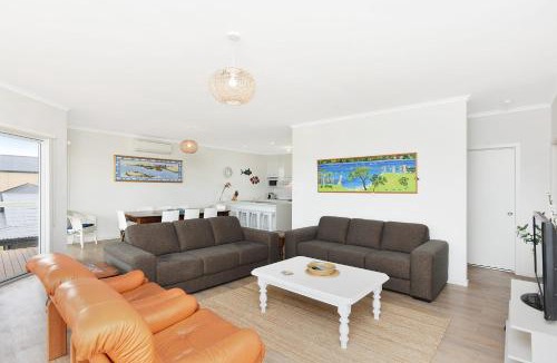 Goolwa Beach House | Seaspray - 24 Kightley Rd Goolwa Beach - No Linen Included