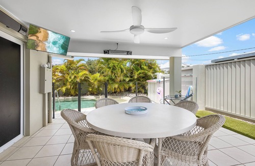 Mooloolaba Villa | Seatides Mooloolaba -Pet friendly luxury home with heated pool!