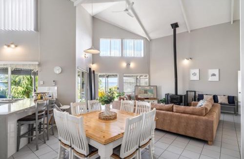 Peppermint Grove Beach House | Seaview Beach House by Peppy Beach Retreats®