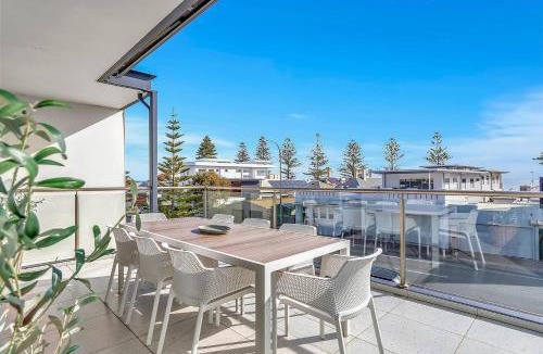 Henley Beach House | Seaview Horizon - Coastal Elegance by Henley Beach