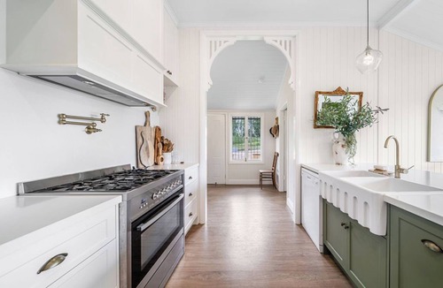 North Deep Creek House | Secluded Beautifully Renovated Queenslander on 37 Acres + Stunning Views