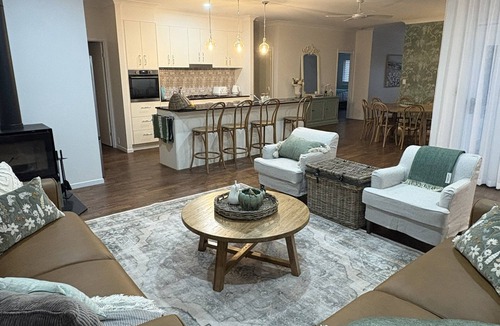 North Maleny House | Secluded Maleny Lakeview Escape with Fireplace & View. Pet Friendly!