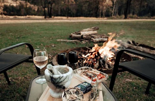 Rainbow Flat Cabin | Secluded Tiny House with Wildlife Views Near Beaches, Rainbow Flat NSW