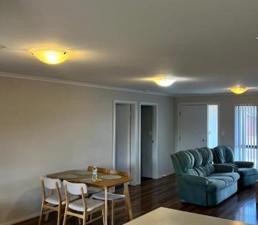 Whyalla Jenkins Apartment | Secure 4BR Garage Whyalla