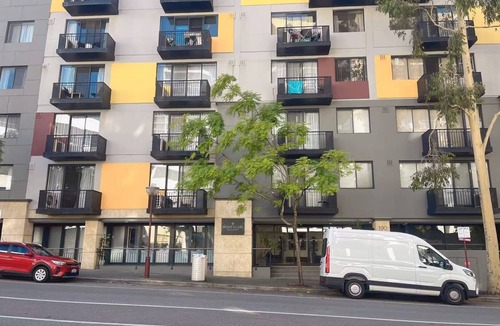 East Perth Apartment | Secured parking. Close to CBD, Casino, Optus Std/WACA, Elizabeth Qy, Northbridge