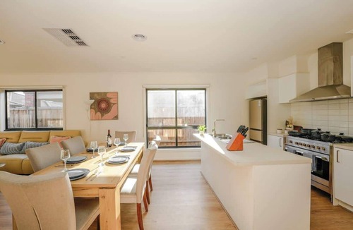 Melton South House | Seednest Stylish & Perfect for Relaxation