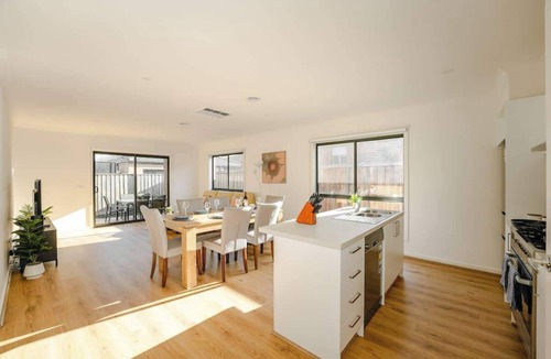 Melton South House | Seednest Stylish & Perfect for Relaxation