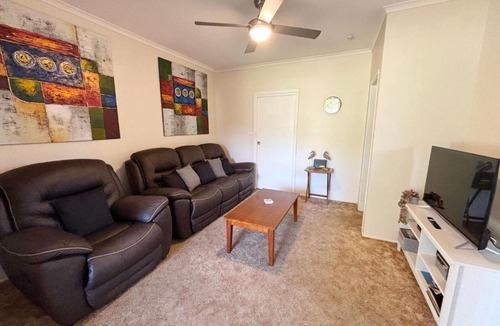 South West Rocks House | Seldom Inn - Bring your own linen.