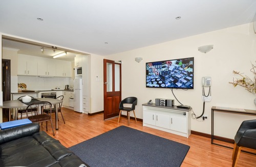 Middleton Beach Apartment | SELF CONTAINED-3 Bdrm Apartments